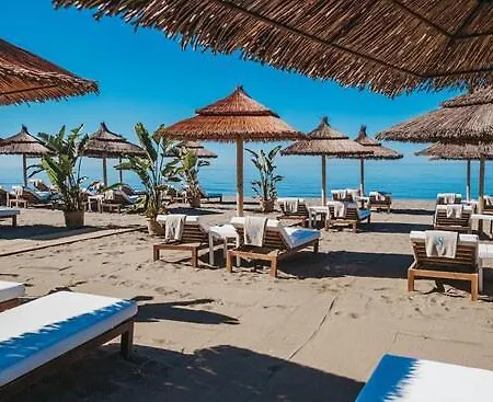 With A Garden 别墅 *