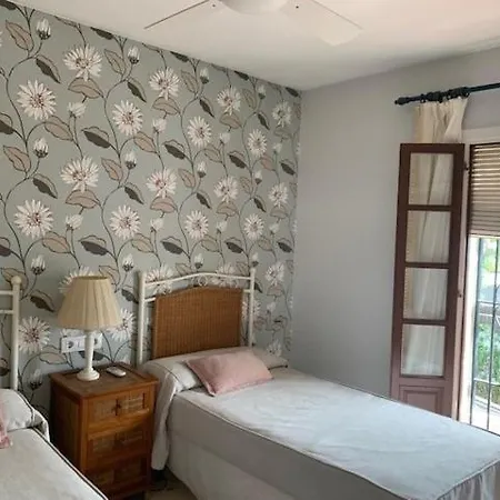 Βίλα With A Garden